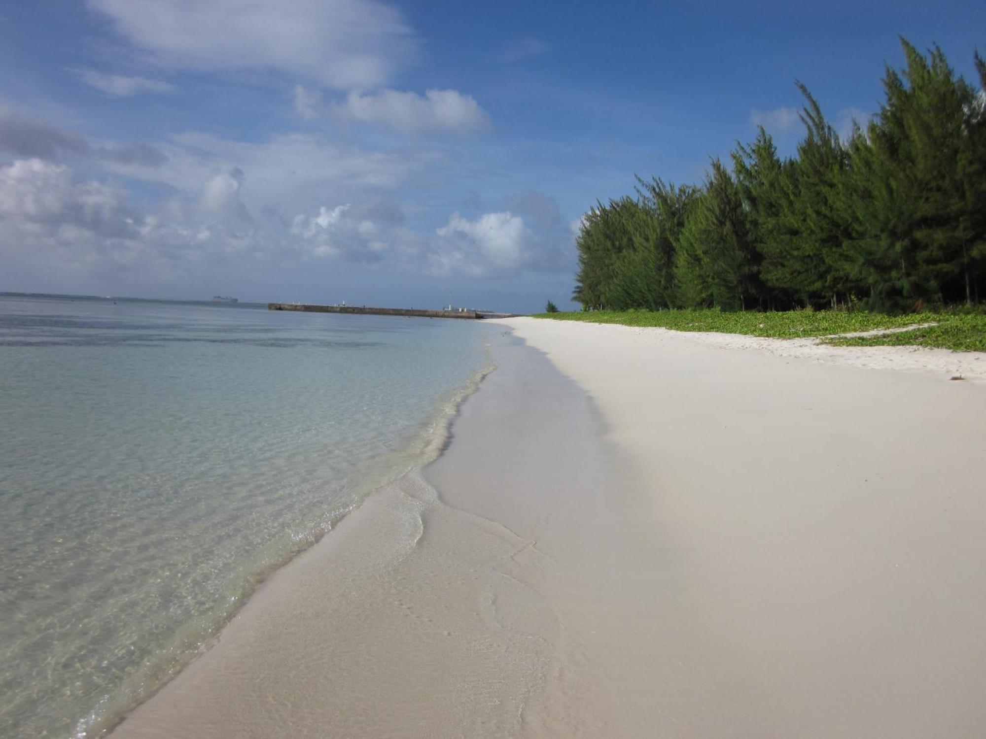 Aquarius Beach Tower Susupe Buitenkant foto